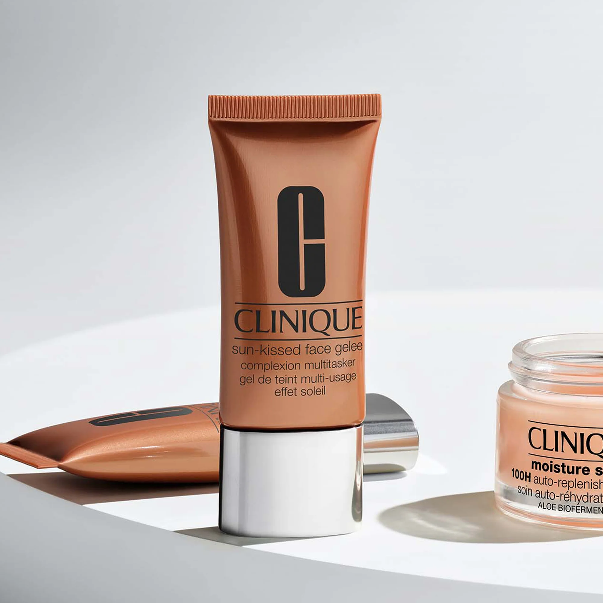 Clinique Sun-Kissed Face Gelee Complexion Multitasker Universal Glow - Image 3
