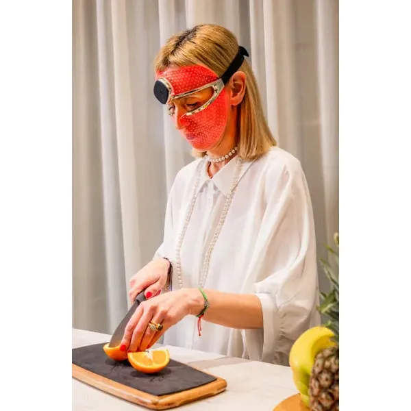 FOREO FAQ 202 LED Face Mask - Image 13