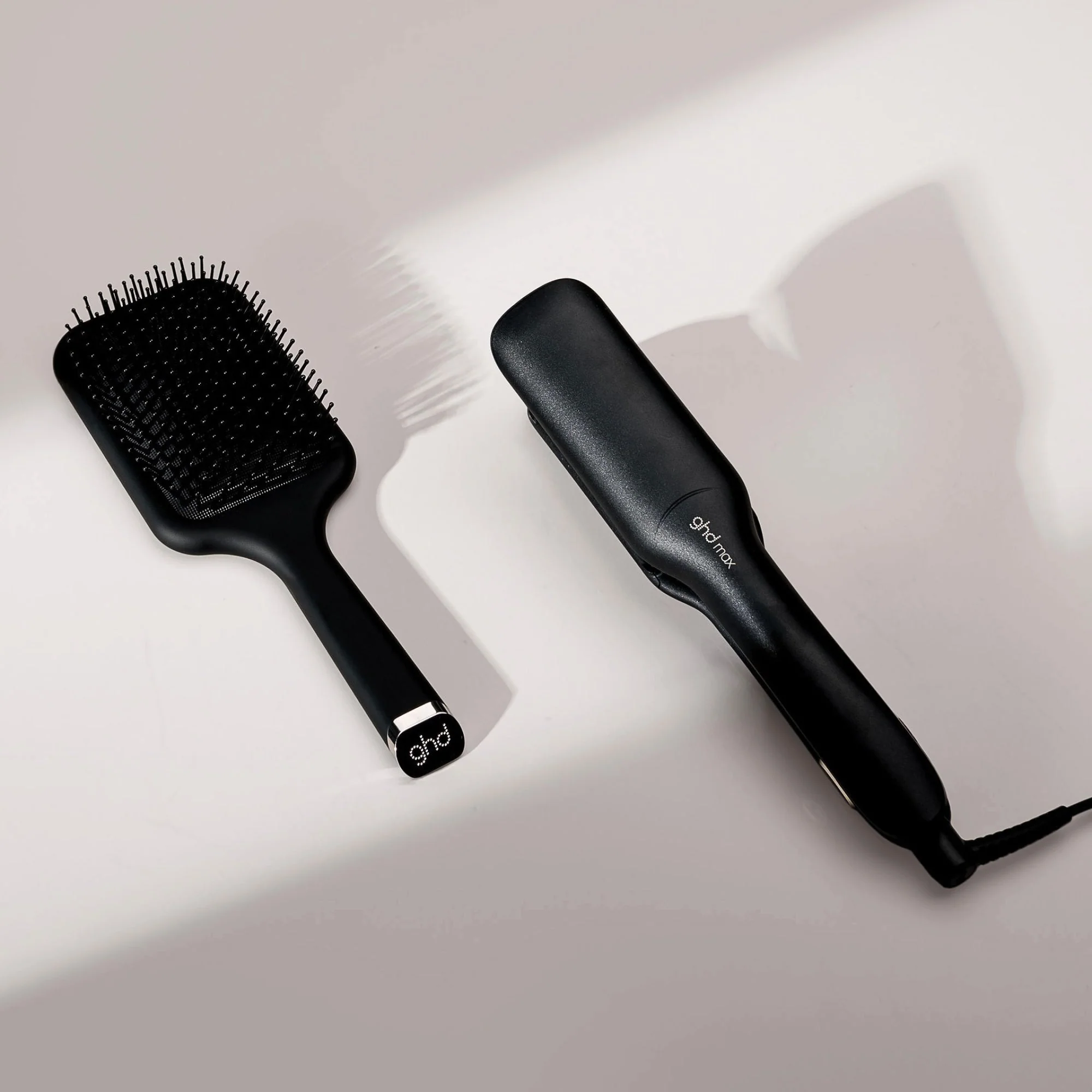 ghd Max Wide-Plate Hair Straightener 42mm Plate - Black - Image 8