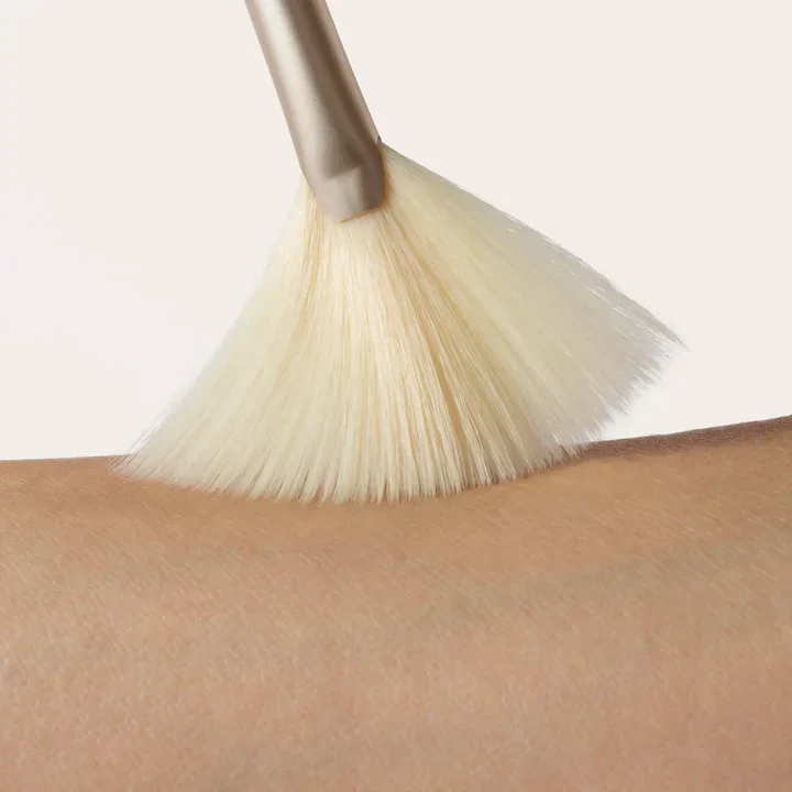 Jane Iredale Fan Brush - Image 3