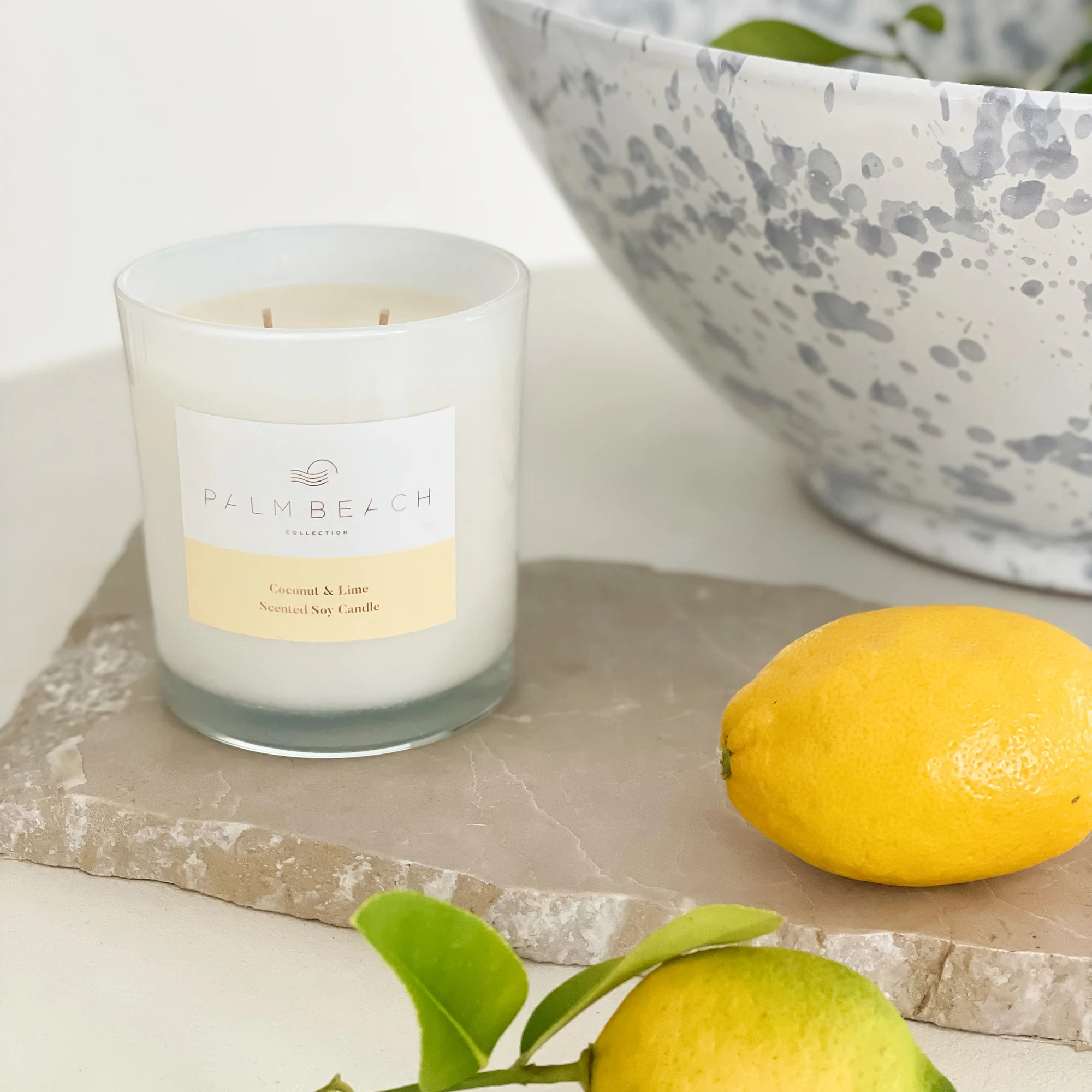 Palm Beach Collection Coconut & Lime 420g Standard Candle - Image 2