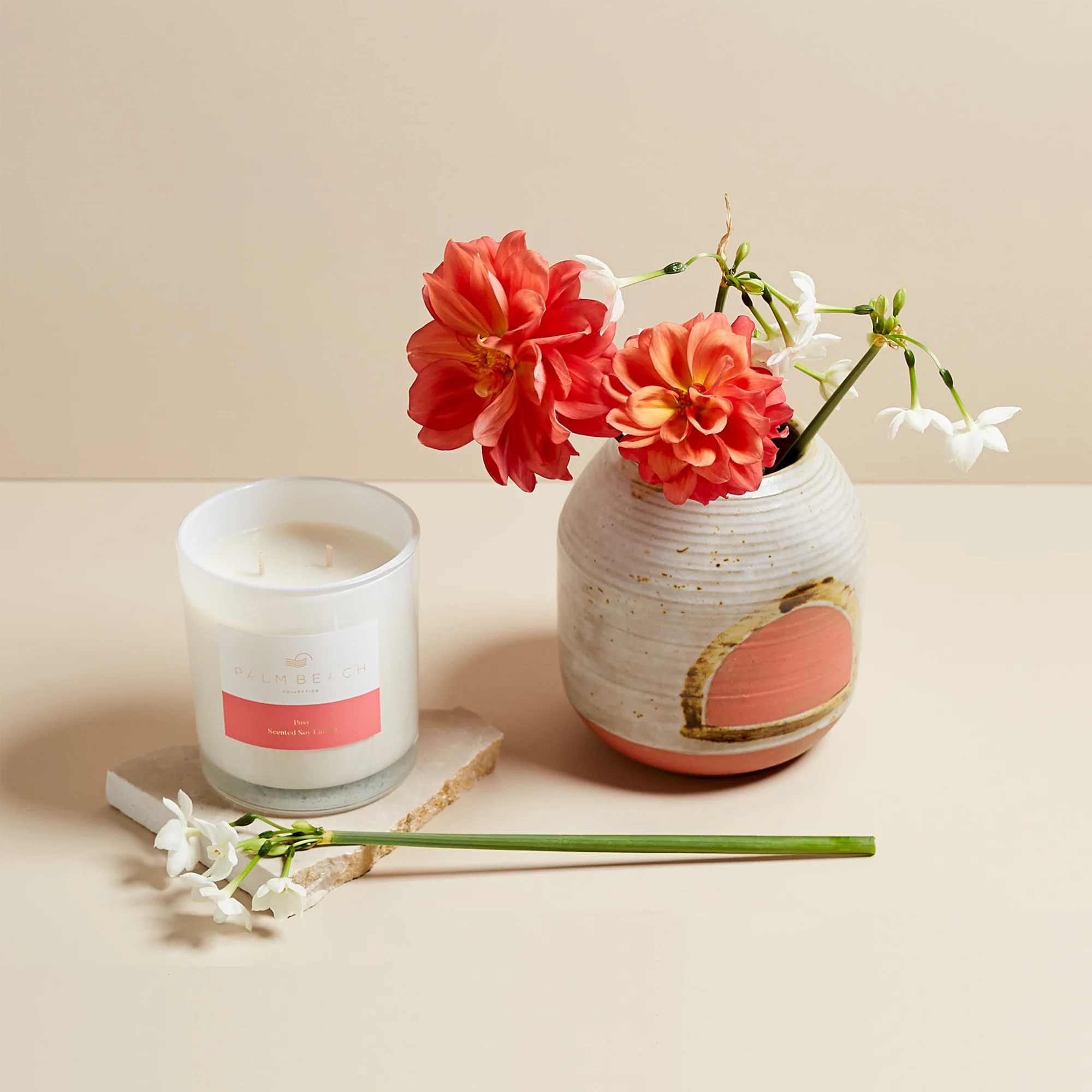 Palm Beach Collection Posy 420g Standard Candle - Image 2