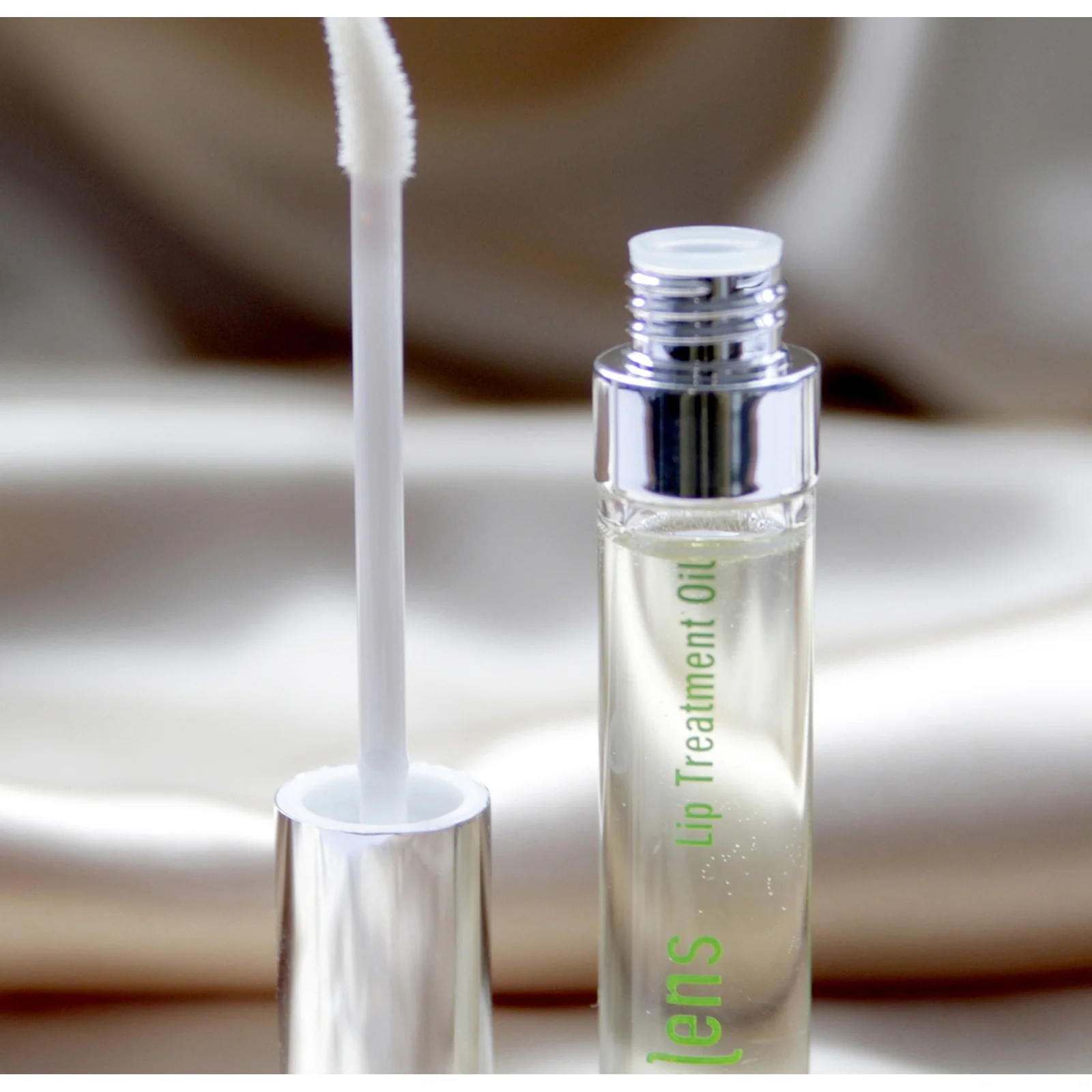 Zelens Lip Treatment Oil (8ml) - Image 3